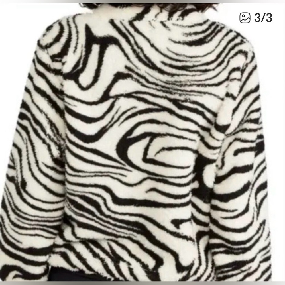 Chic Zebra Pattern Teddy Jacket - Picture 3 of 9
